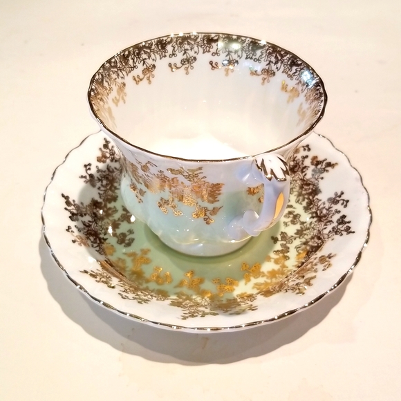 VINTAGE TEA CUP AND SAUCE - Picture 4 of 12